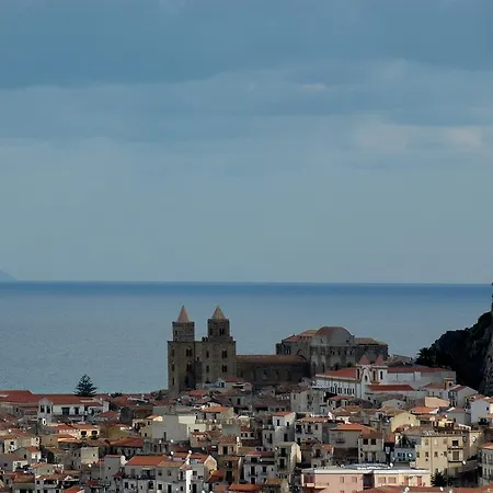 Super Central Charming * Cefalu