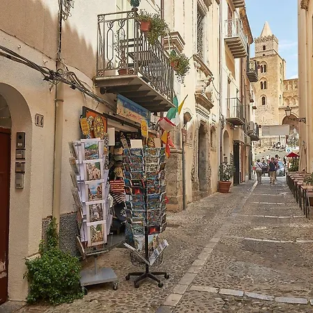 Super Central Charming Apartment Cefalu